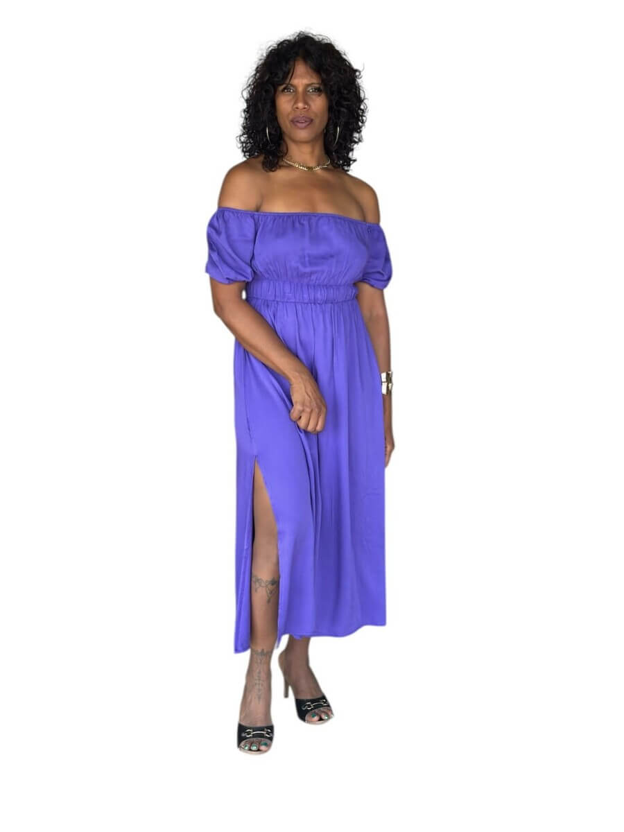 Robe STACY LONGUE 100% viscose – Épaules dénudées, taille smockée et fentes- couleur bleu violine/vert pomme